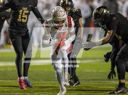 Thumbnail 3 in Lee's Summit vs. Nixa (MSHSAA Class 6 Final) photogallery.