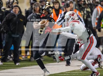 Thumbnail 1 in Lee's Summit vs. Nixa (MSHSAA Class 6 Final) photogallery.