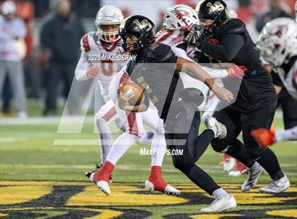 Thumbnail 2 in Lee's Summit vs. Nixa (MSHSAA Class 6 Final) photogallery.