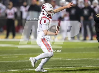 Thumbnail 2 in Lee's Summit vs. Nixa (MSHSAA Class 6 Final) photogallery.