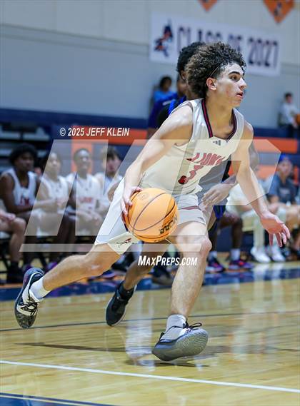 Thumbnail 2 in Wellington vs Chaminade-Madonna (Holiday Classic of the Palm Beaches) photogallery.