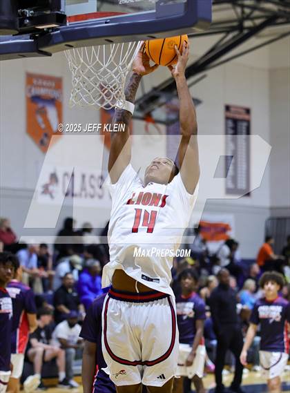 Thumbnail 2 in Wellington vs Chaminade-Madonna (Holiday Classic of the Palm Beaches) photogallery.