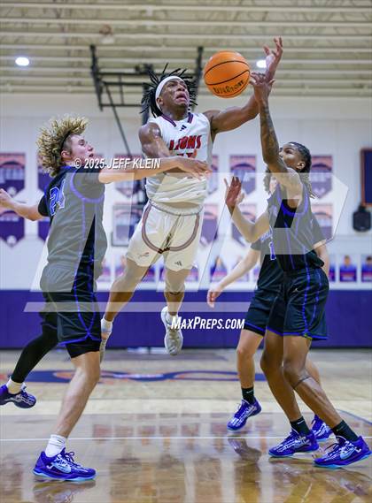 Thumbnail 3 in Wellington vs Chaminade-Madonna (Holiday Classic of the Palm Beaches) photogallery.