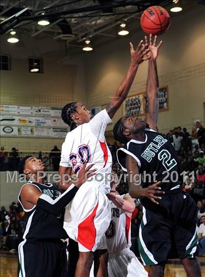 Thumbnail 2 in Butler vs. Bob Jones photogallery.