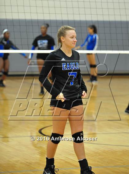 Thumbnail 3 in Westside vs. New Caney (NIKE Invitational Tournament) photogallery.