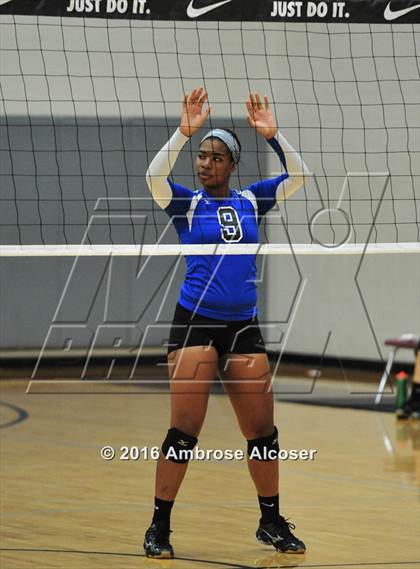 Thumbnail 2 in Westside vs. New Caney (NIKE Invitational Tournament) photogallery.