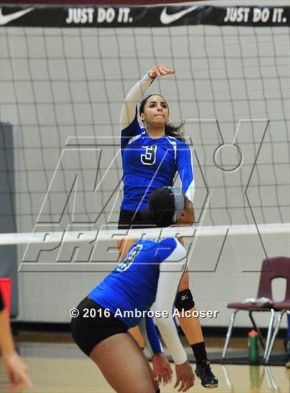 Thumbnail 3 in Westside vs. New Caney (NIKE Invitational Tournament) photogallery.