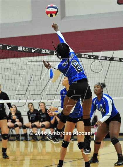 Thumbnail 3 in Westside vs. New Caney (NIKE Invitational Tournament) photogallery.
