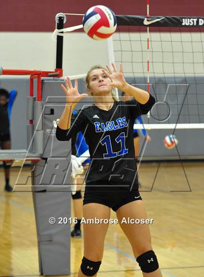 Thumbnail 2 in Westside vs. New Caney (NIKE Invitational Tournament) photogallery.