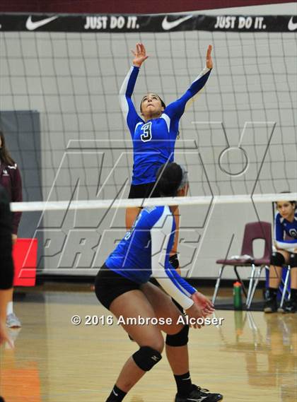 Thumbnail 2 in Westside vs. New Caney (NIKE Invitational Tournament) photogallery.