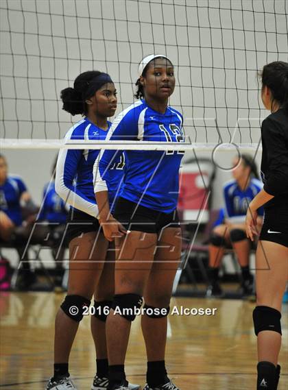 Thumbnail 3 in Westside vs. New Caney (NIKE Invitational Tournament) photogallery.