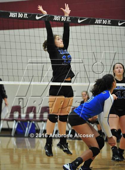 Thumbnail 2 in Westside vs. New Caney (NIKE Invitational Tournament) photogallery.