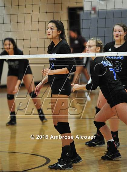 Thumbnail 2 in Westside vs. New Caney (NIKE Invitational Tournament) photogallery.