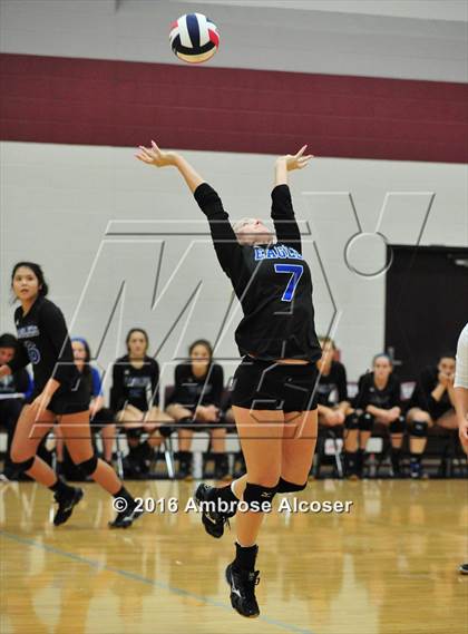 Thumbnail 2 in Westside vs. New Caney (NIKE Invitational Tournament) photogallery.