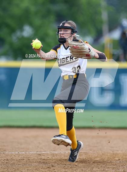 Thumbnail 2 in Valley View vs Northwestern Lehigh (PIAA 4A Quarterfinal) photogallery.