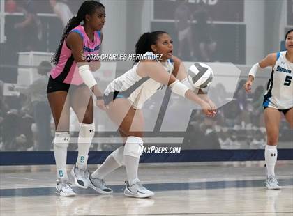 Thumbnail 2 in Mansfield vs Shadow Creek (Legends Invitational) photogallery.