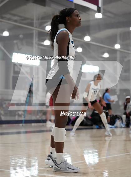 Thumbnail 3 in Mansfield vs Shadow Creek (Legends Invitational) photogallery.