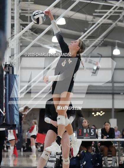 Thumbnail 3 in Mansfield vs Shadow Creek (Legends Invitational) photogallery.