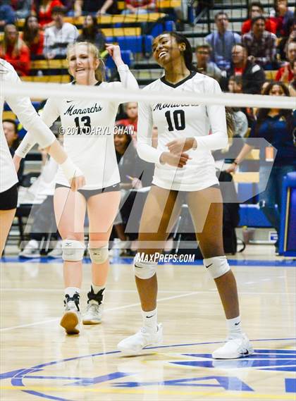 Thumbnail 2 in Archbishop Mitty vs. Mater Dei (CIF State Open Division Final) photogallery.