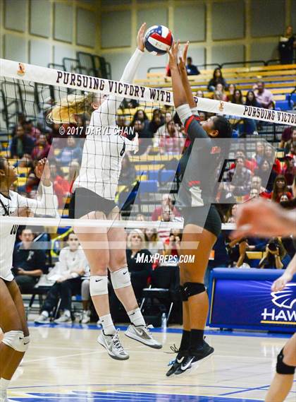 Thumbnail 2 in Archbishop Mitty vs. Mater Dei (CIF State Open Division Final) photogallery.