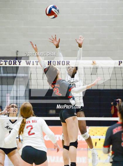 Thumbnail 2 in Archbishop Mitty vs. Mater Dei (CIF State Open Division Final) photogallery.