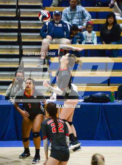 Thumbnail 2 in Archbishop Mitty vs. Mater Dei (CIF State Open Division Final) photogallery.