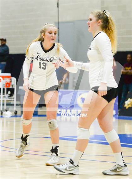 Thumbnail 3 in Archbishop Mitty vs. Mater Dei (CIF State Open Division Final) photogallery.