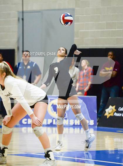 Thumbnail 3 in Archbishop Mitty vs. Mater Dei (CIF State Open Division Final) photogallery.