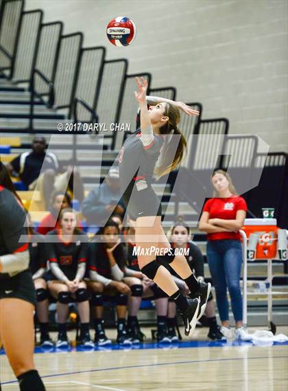 Thumbnail 2 in Archbishop Mitty vs. Mater Dei (CIF State Open Division Final) photogallery.