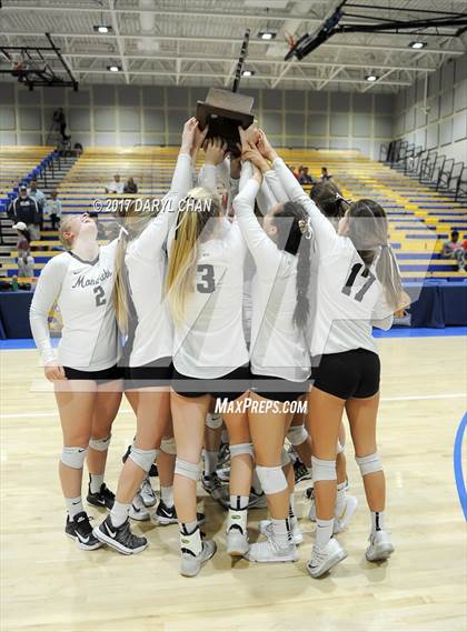 Thumbnail 2 in Archbishop Mitty vs. Mater Dei (CIF State Open Division Final) photogallery.