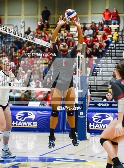 Thumbnail 2 in Archbishop Mitty vs. Mater Dei (CIF State Open Division Final) photogallery.