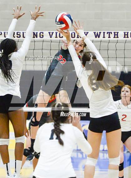 Thumbnail 1 in Archbishop Mitty vs. Mater Dei (CIF State Open Division Final) photogallery.