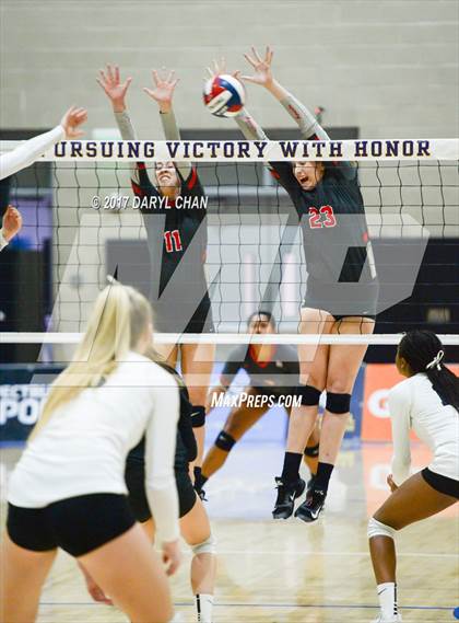Thumbnail 2 in Archbishop Mitty vs. Mater Dei (CIF State Open Division Final) photogallery.