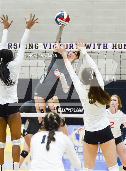 Thumbnail 3 in Archbishop Mitty vs. Mater Dei (CIF State Open Division Final) photogallery.