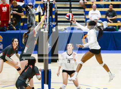 Thumbnail 2 in Archbishop Mitty vs. Mater Dei (CIF State Open Division Final) photogallery.