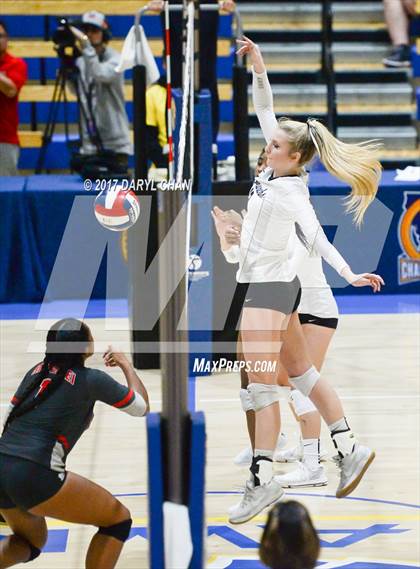 Thumbnail 2 in Archbishop Mitty vs. Mater Dei (CIF State Open Division Final) photogallery.