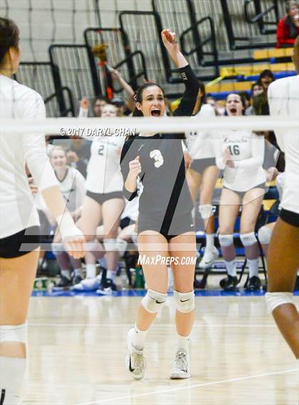 Thumbnail 3 in Archbishop Mitty vs. Mater Dei (CIF State Open Division Final) photogallery.