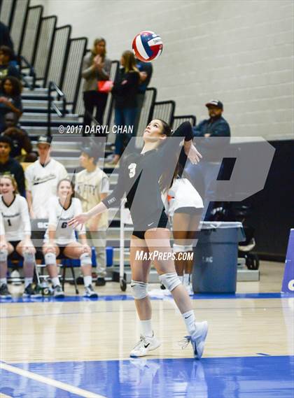Thumbnail 3 in Archbishop Mitty vs. Mater Dei (CIF State Open Division Final) photogallery.