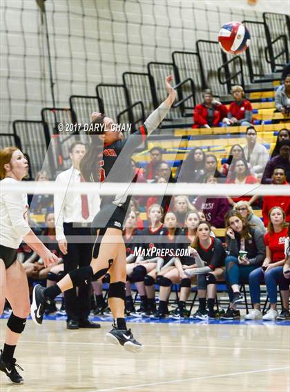 Thumbnail 3 in Archbishop Mitty vs. Mater Dei (CIF State Open Division Final) photogallery.
