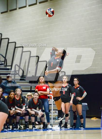 Thumbnail 3 in Archbishop Mitty vs. Mater Dei (CIF State Open Division Final) photogallery.