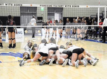 Thumbnail 2 in Archbishop Mitty vs. Mater Dei (CIF State Open Division Final) photogallery.
