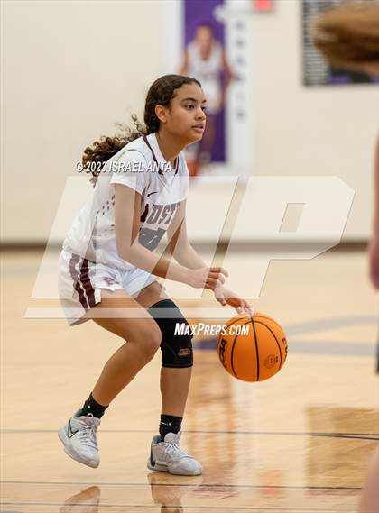 Thumbnail 3 in Austin High vs. Cedar Ridge (I45 Showdown) photogallery.
