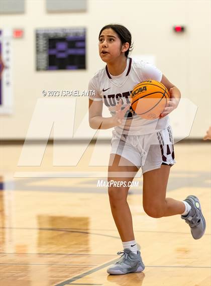 Thumbnail 3 in Austin High vs. Cedar Ridge (I45 Showdown) photogallery.