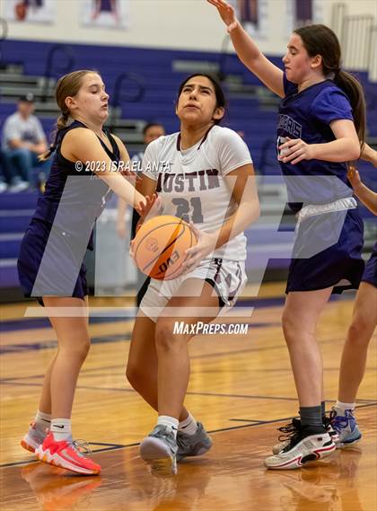Thumbnail 2 in Austin High vs. Cedar Ridge (I45 Showdown) photogallery.