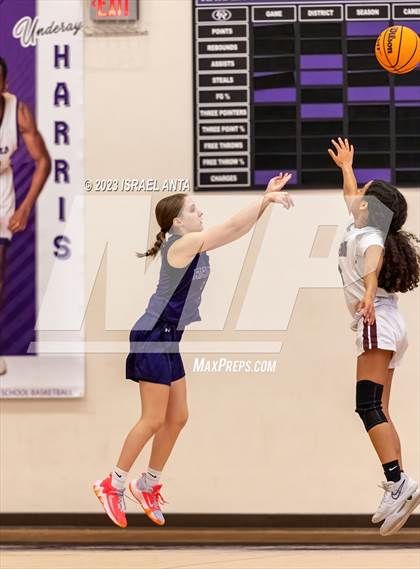 Thumbnail 3 in Austin High vs. Cedar Ridge (I45 Showdown) photogallery.