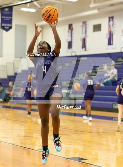 Thumbnail 3 in Austin High vs. Cedar Ridge (I45 Showdown) photogallery.