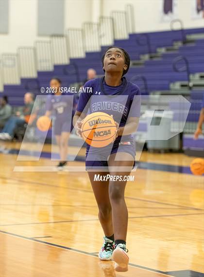 Thumbnail 2 in Austin High vs. Cedar Ridge (I45 Showdown) photogallery.