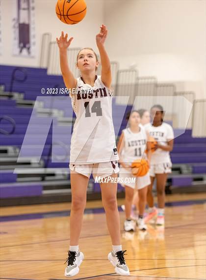 Thumbnail 1 in Austin High vs. Cedar Ridge (I45 Showdown) photogallery.