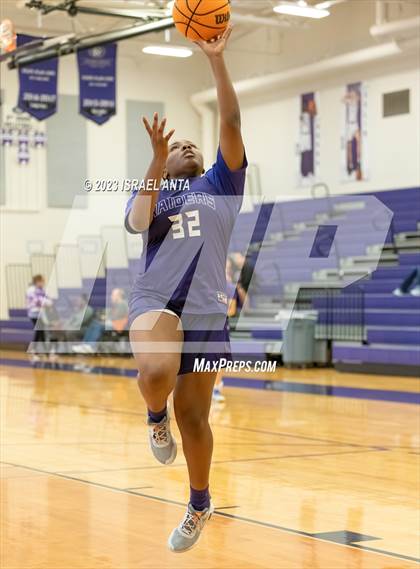 Thumbnail 2 in Austin High vs. Cedar Ridge (I45 Showdown) photogallery.