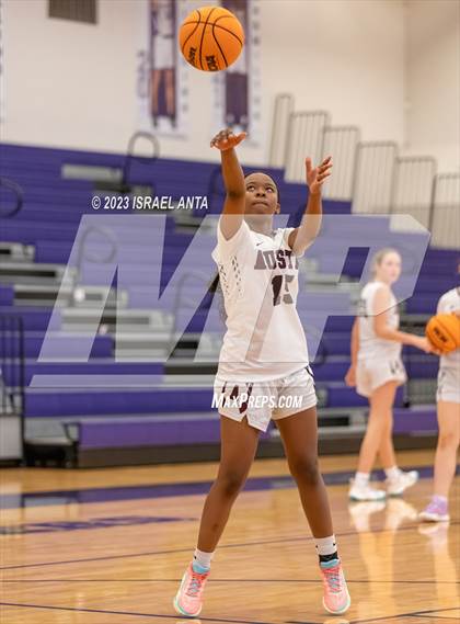 Thumbnail 2 in Austin High vs. Cedar Ridge (I45 Showdown) photogallery.